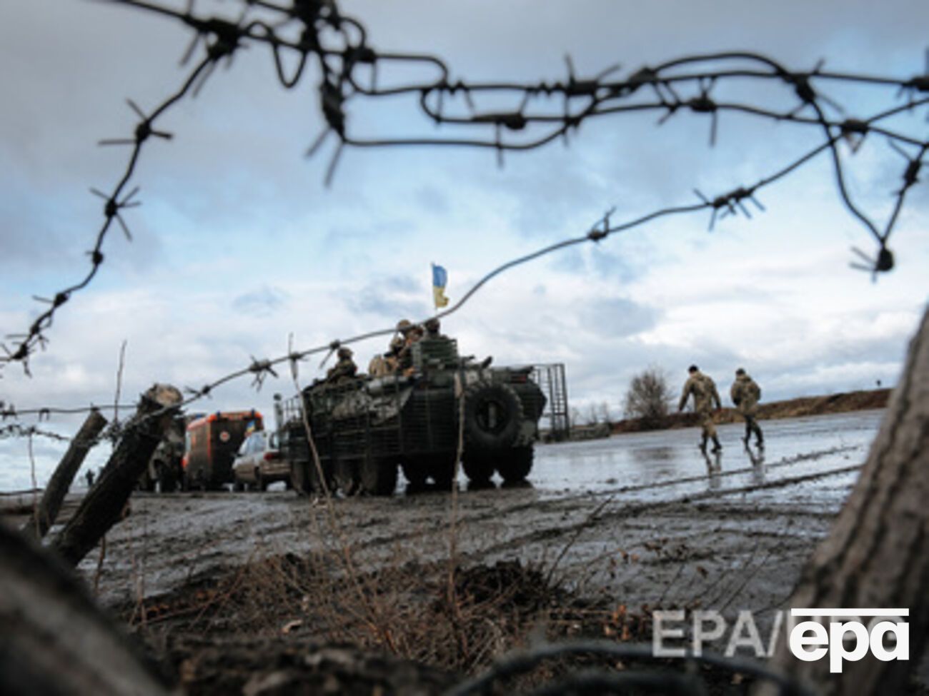 По данным пресс-центра АТО, боевики обстреляли поселки Опытное и Пески, а также села Водяное и Широкино Донецкой области