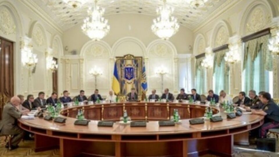 Началось заседание СНБО под председательством Порошенко