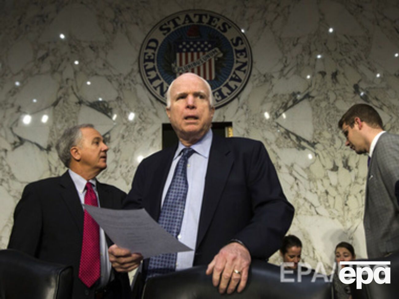 Маккейн: Позор нам за то, что подвели украинцев