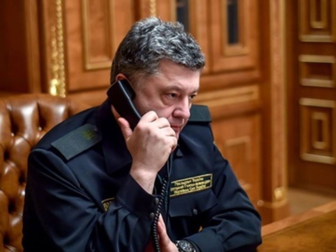 Порошенко провел телефонный разговор в нормандском формате