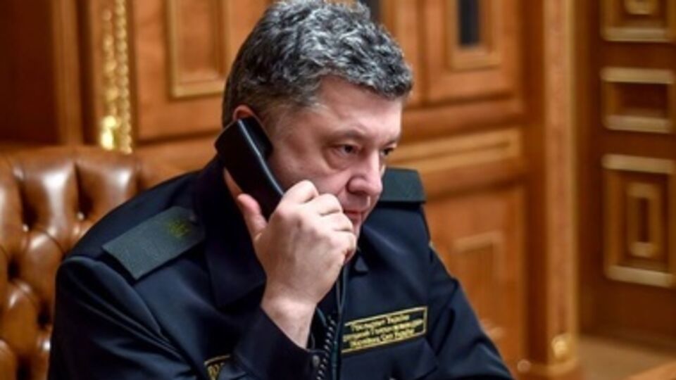 Порошенко провел телефонный разговор в нормандском формате