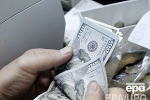 Украинцы продолжают скупать валюту