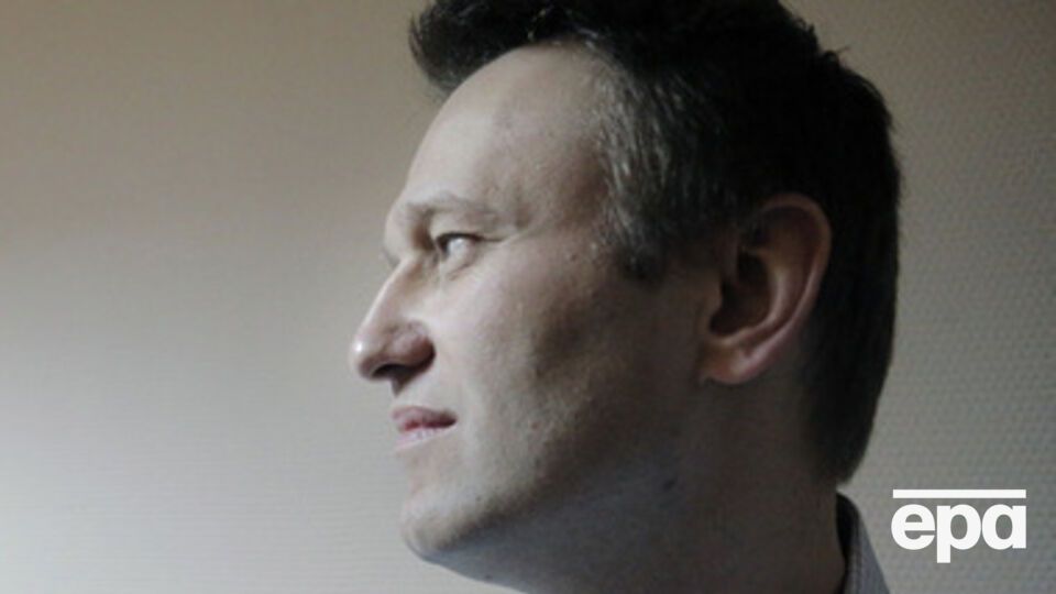 Днем полицейские задержали Навального и доставили его в Пресненский суд Москвы