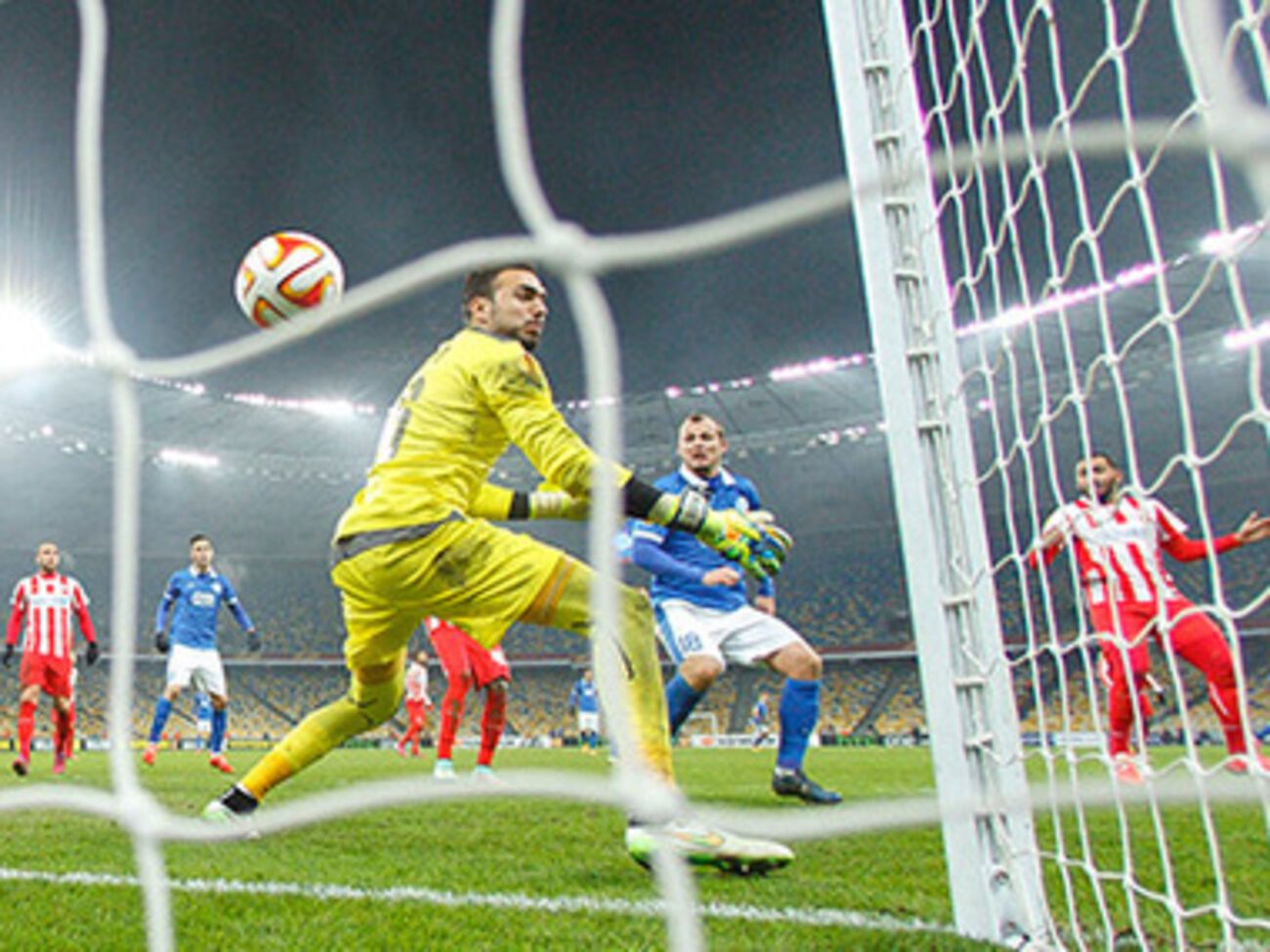 Матч проходил на НСК "Олимпийский" в Киеве