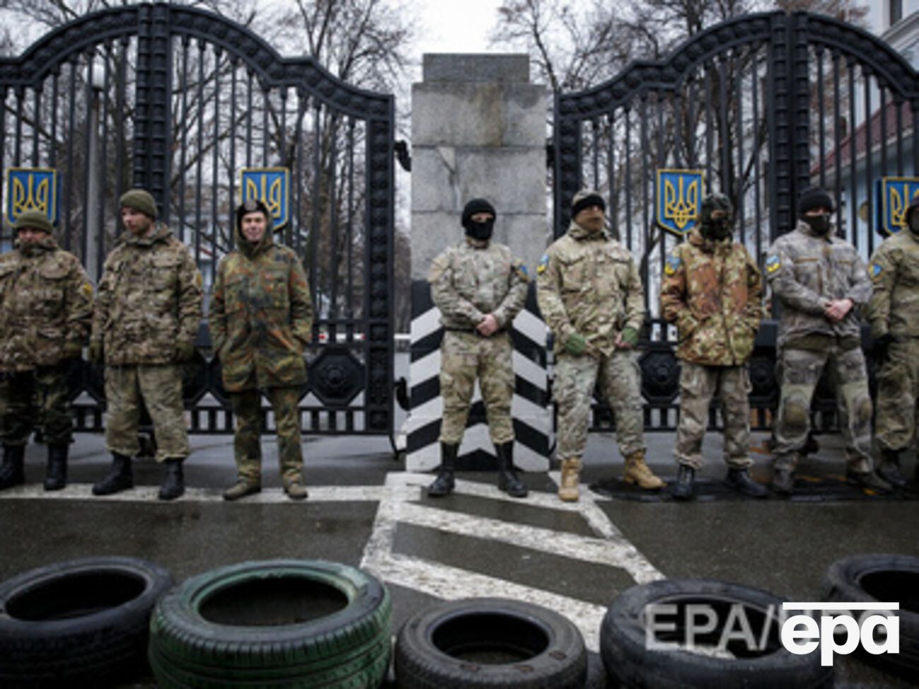 Нужно ли ограничивать выезд из Украины военнообязанным?