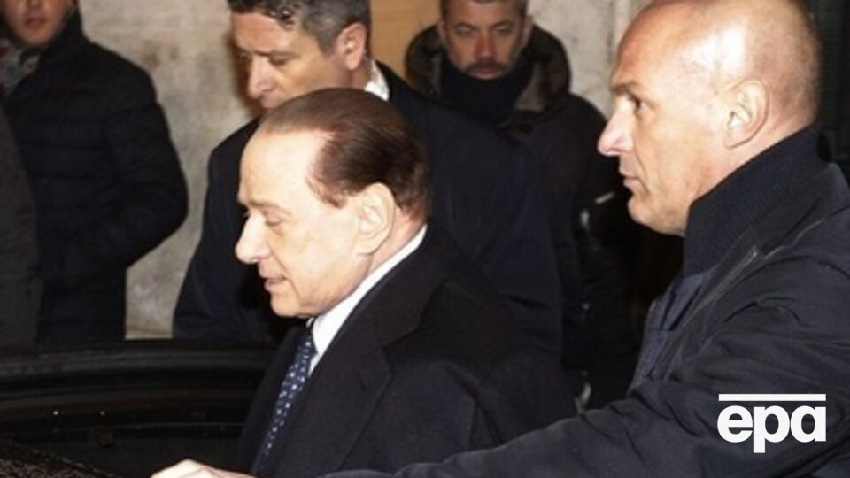 В середине апреля 2014 года Миланский суд приговорил Берлускони к году общественных работ по делу о махинациях с налогами в компании Mediaset