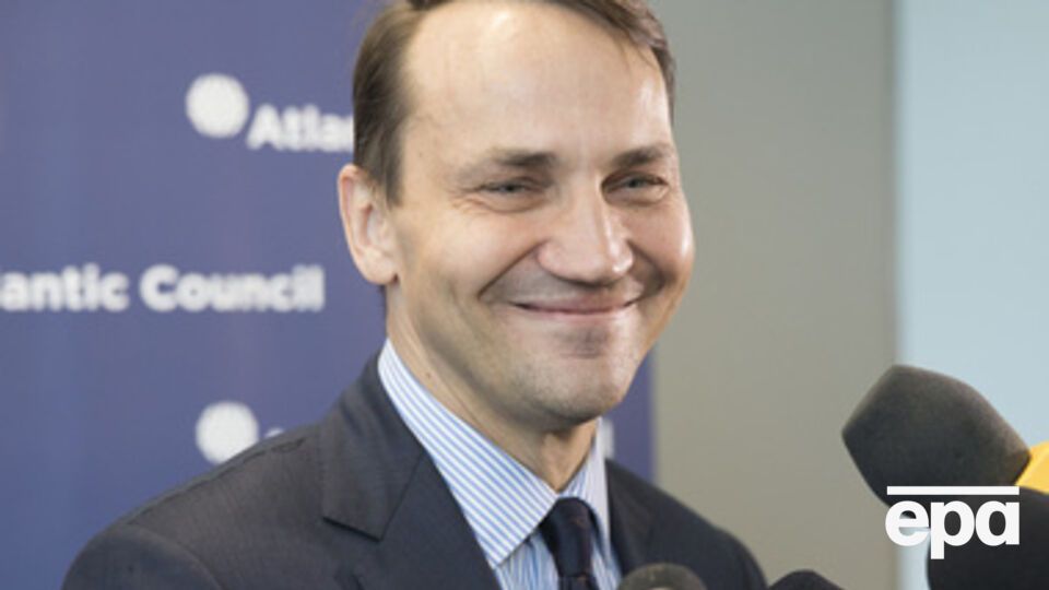 Сикорский: Я пытался убедить президента Порошенко, что нормандская формула не выгодна для Украины