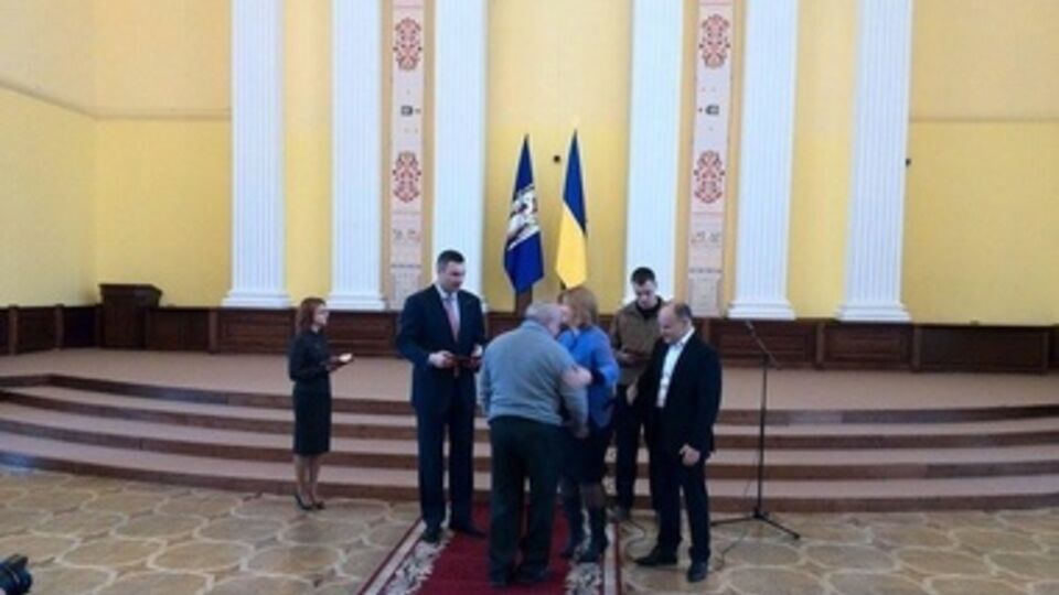 Кличко наградил медиков