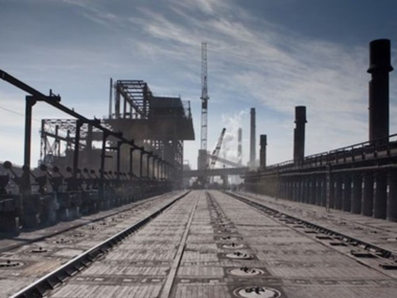 Авдеевский коксохимический завод подвергается постоянным обстрелам