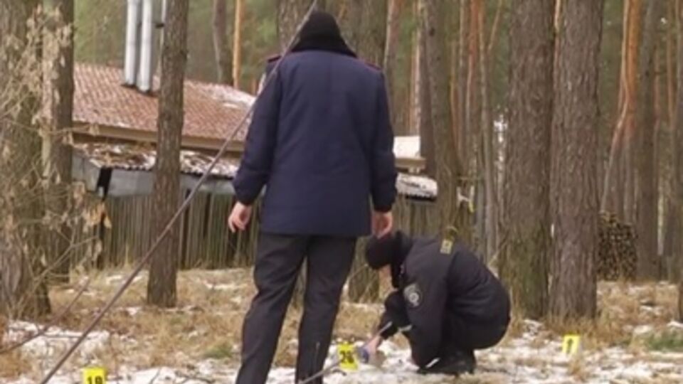 Правоохранители проводят следственные действия возле дома Сергея Одарича