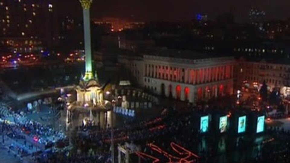 В Киеве проходит митинг в память о погибших на Евромайдане. Фоторепортаж