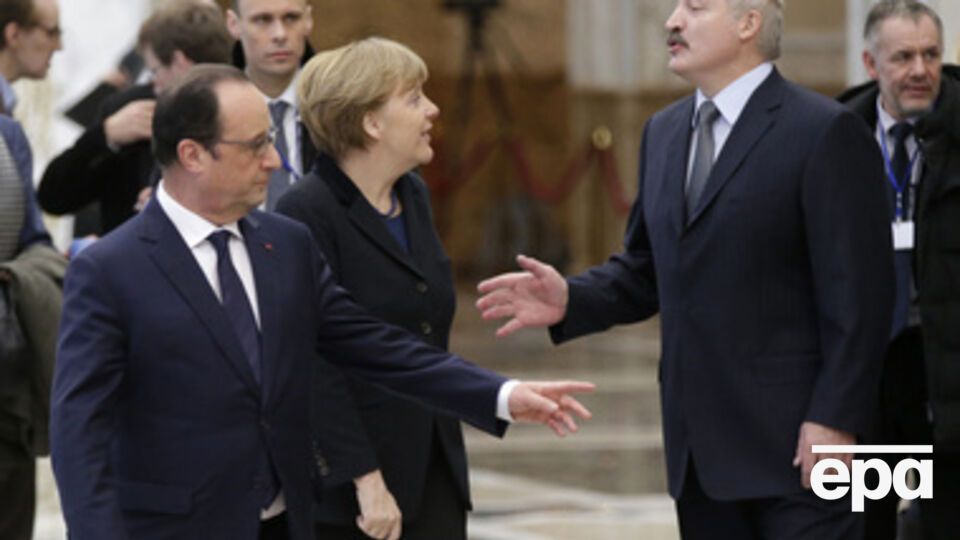 Президент Франции Франсуа Олланд, канцлер Германии Ангела Меркель и президент Беларуси Александр Лукашенко во время переговоров по Донбассу в Минске