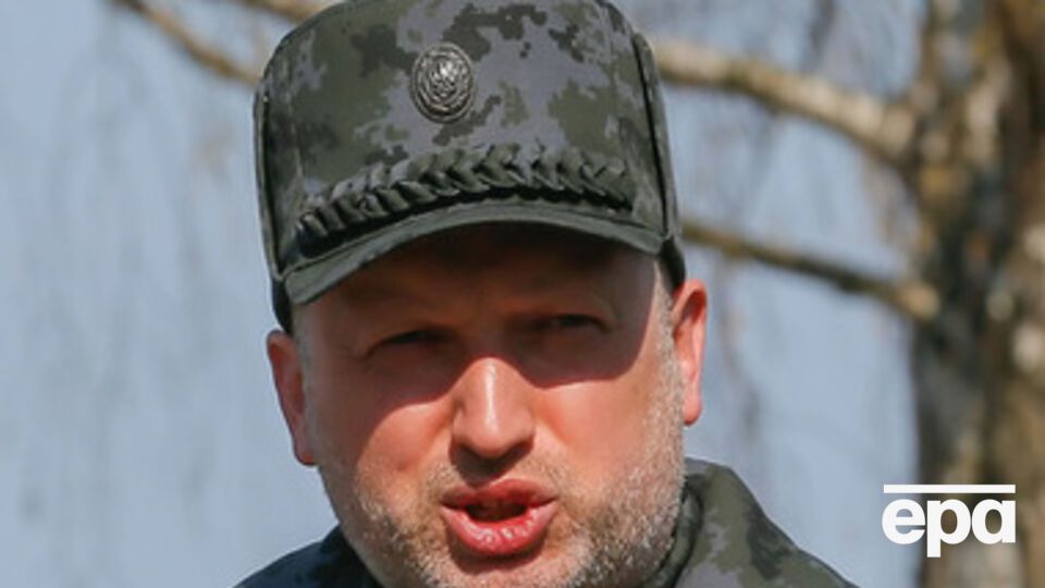 Турчинов заявил, что судей не будут выпускать из Украины