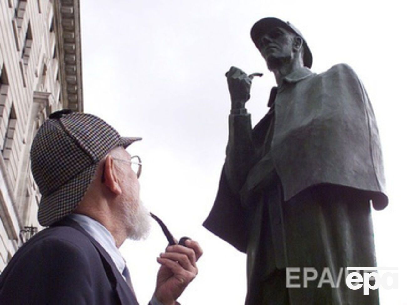 Рассказ написал автор серии книг о сыщике Артур Конан Дойль для продажи на благотворительном мероприятии в честь восстановления моста в городе Селкирк