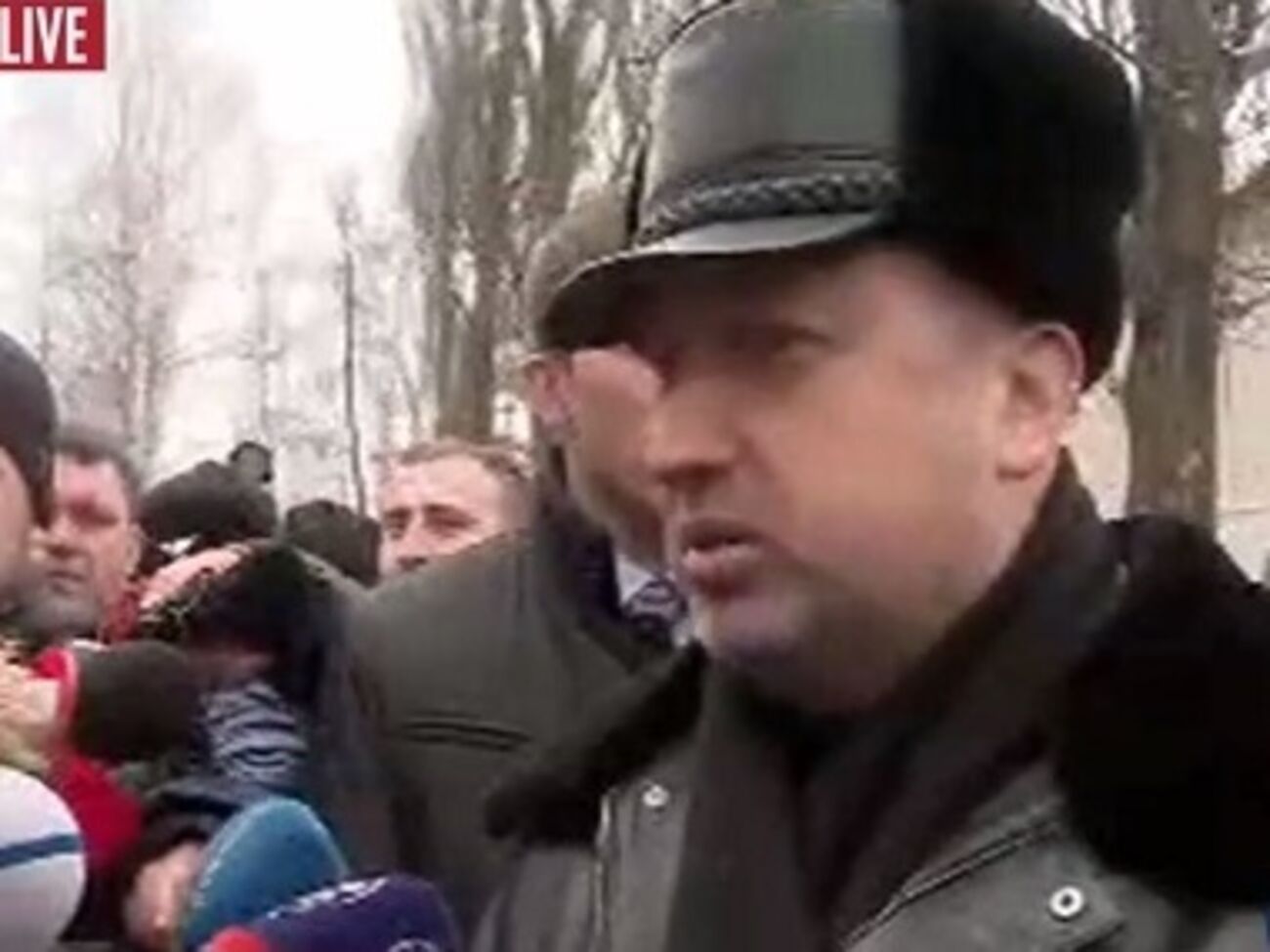 Турчинов открыл выставку российской техники