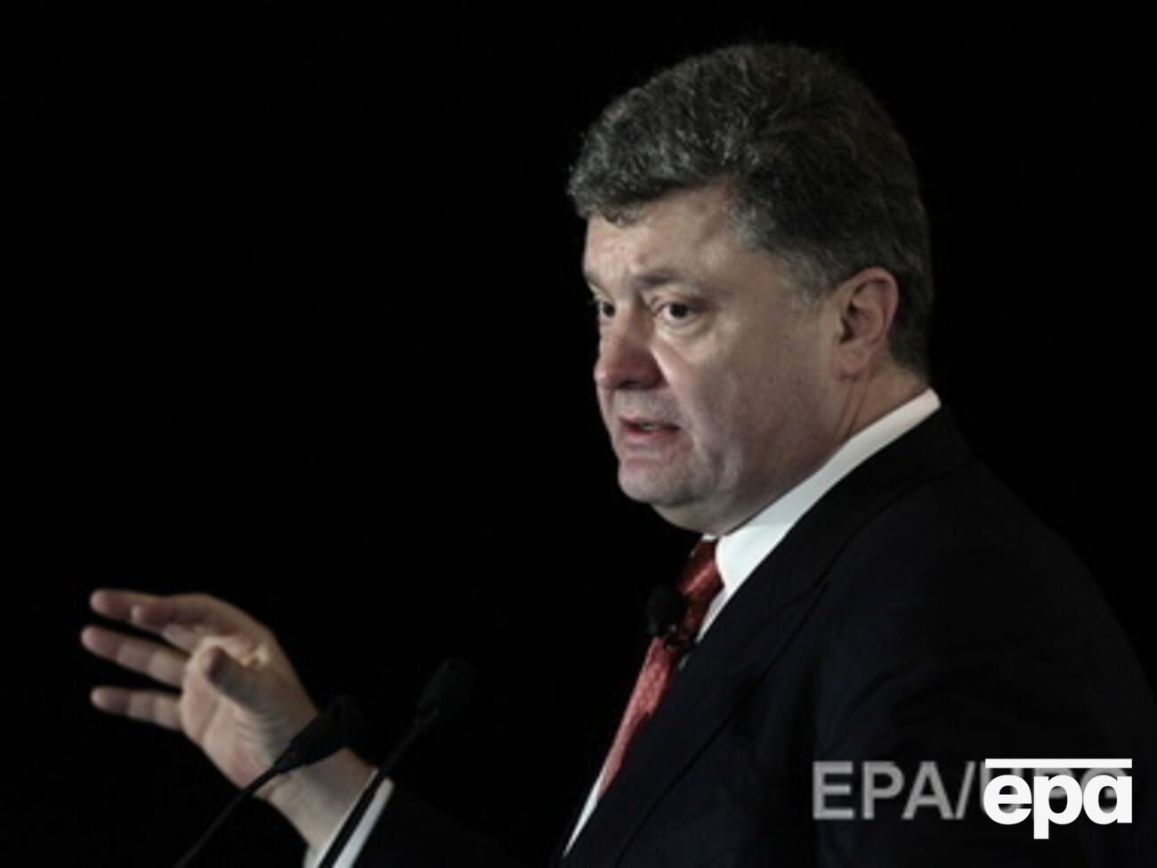 Порошенко заявил, что в зоне АТО резко сократилось количество обстрелов