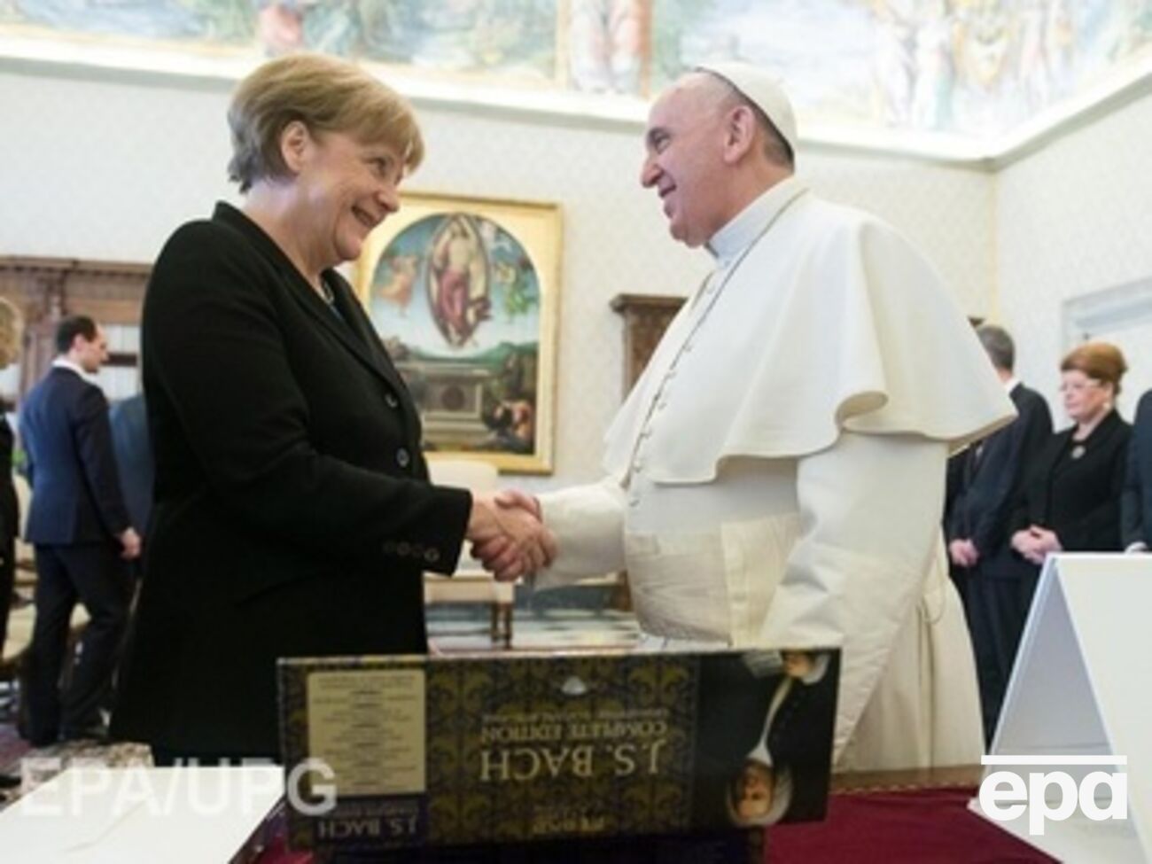 Меркель и Франциск обсудили ситуацию в Украине