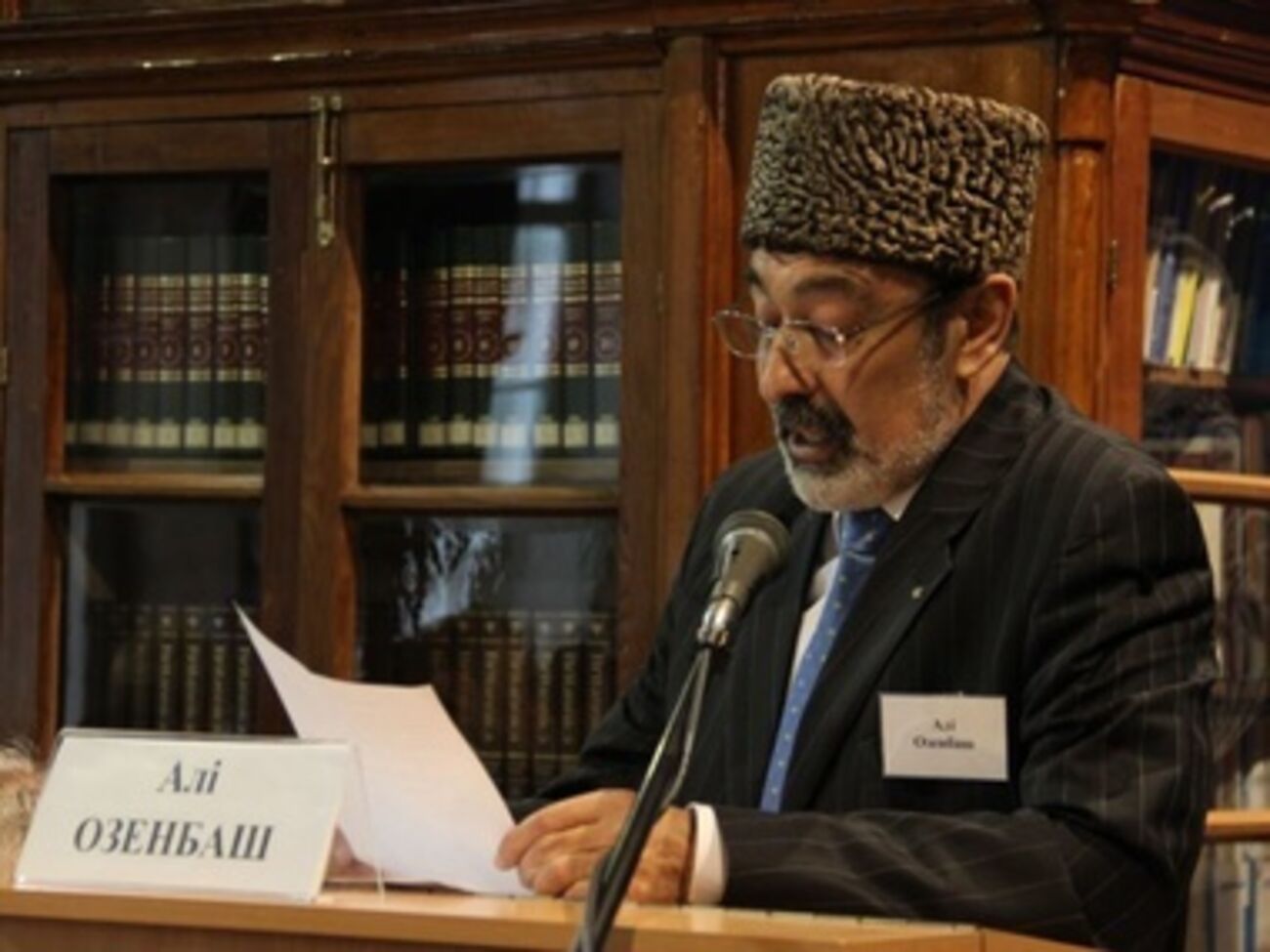 Озенбаш считает, что необходимо ввести чрезвычайное положение