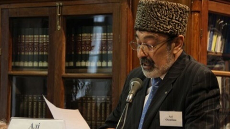 Озенбаш считает, что необходимо ввести чрезвычайное положение