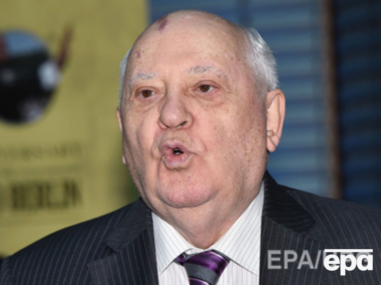 Янукович себя изжил, считает Горбачев