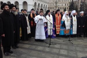 Посол США Джефри Пайятт сфотографировал священнослужителей, читавших молитвы за мир в Украине