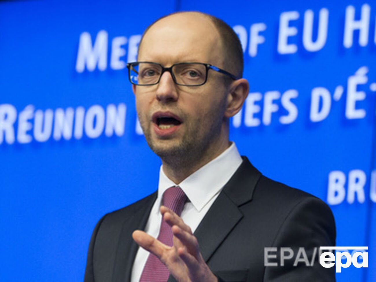 Яценюк:&nbsp;Мерзавцы, которые убили участников мирного марша в Харькове, целились в наше достоинство и нашу память. Но мы не испугаемся&nbsp;и не отступим