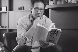 Духовны также широко известен ролью Хэнка Муди в сериале "Калифорникейшн"