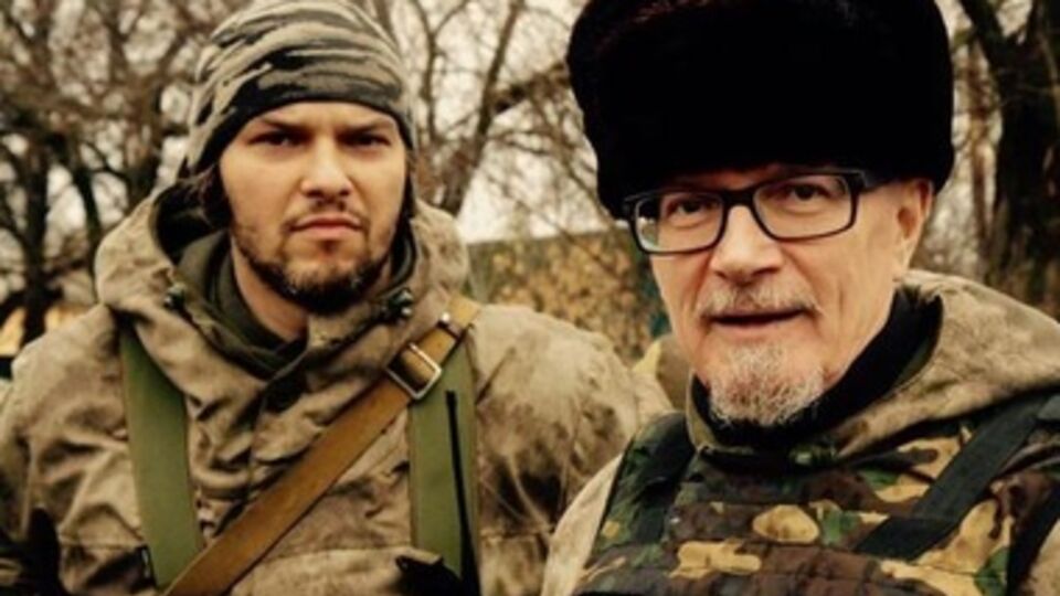 Аверин (слева) воюет на стороне боевиков