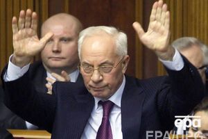 На подмостки истории, зловеще поблескивая стеклами очков, выходит 67-летний уроженец Калуги Николай Янович Азаров