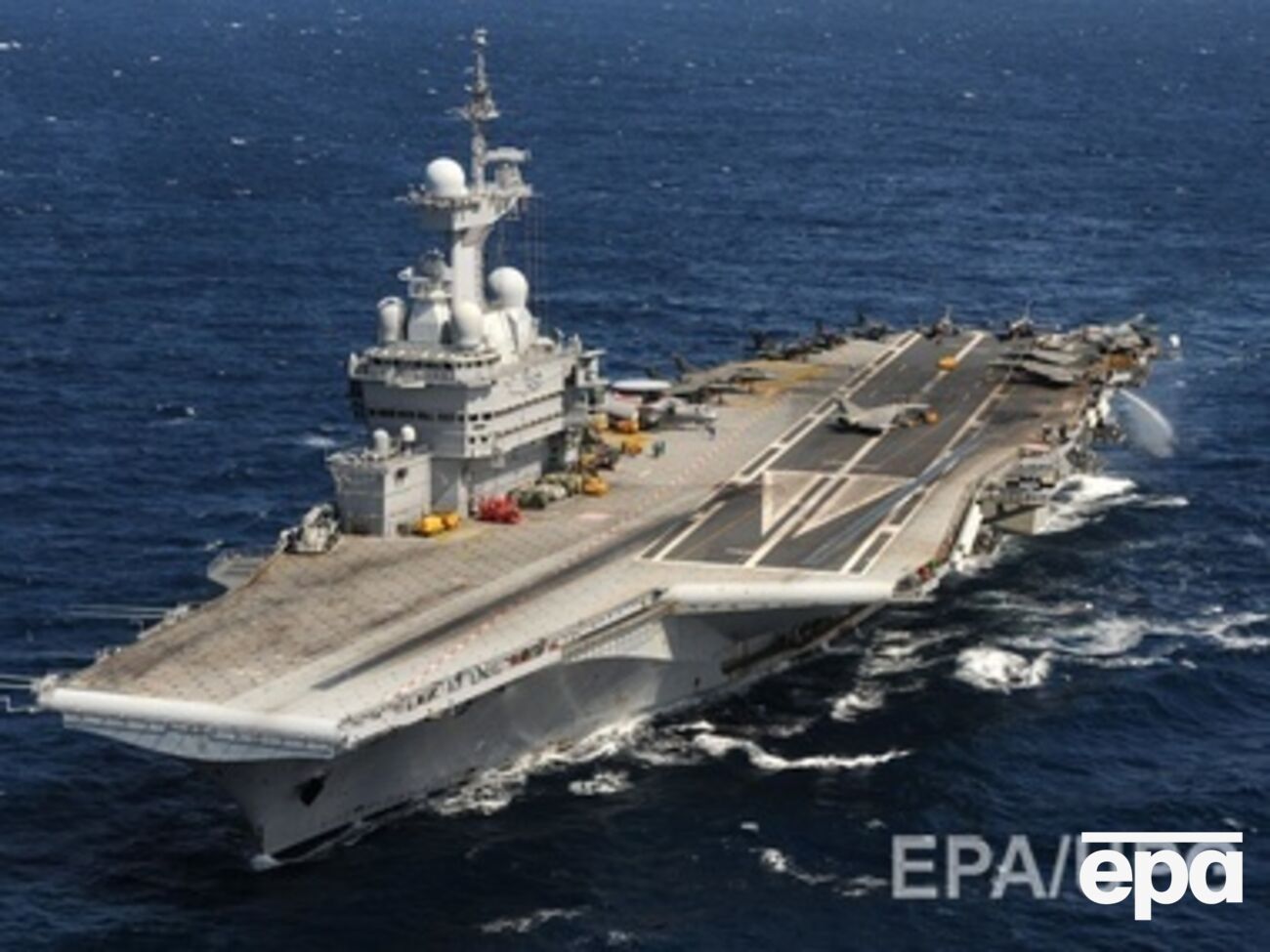 Авианосец отплыл из французского города Тулон 13 января