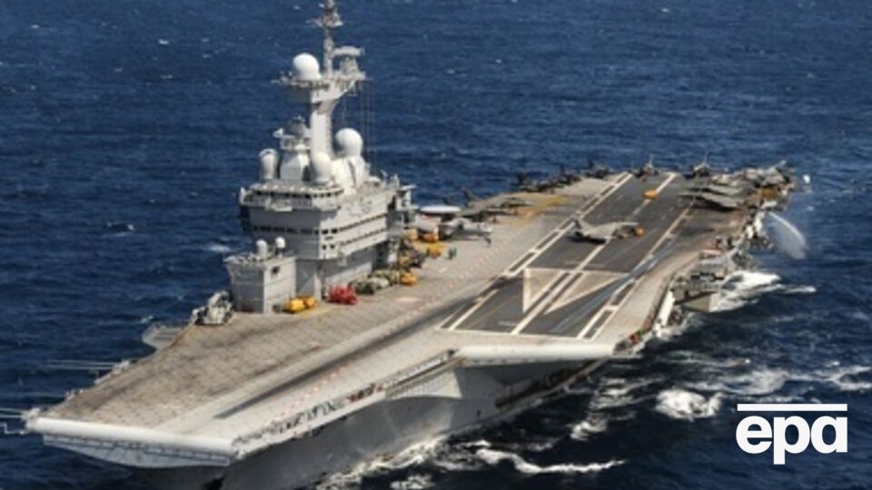 Авианосец отплыл из французского города Тулон 13 января