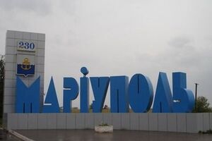 Несмотря на уверенную поддержку украинской власти местными чиновниками, советник бывшего губернатора Донецкой области Константин Батожский считает, что в Мариуполе примерно 50% населения поддерживает пророссийских боевиков