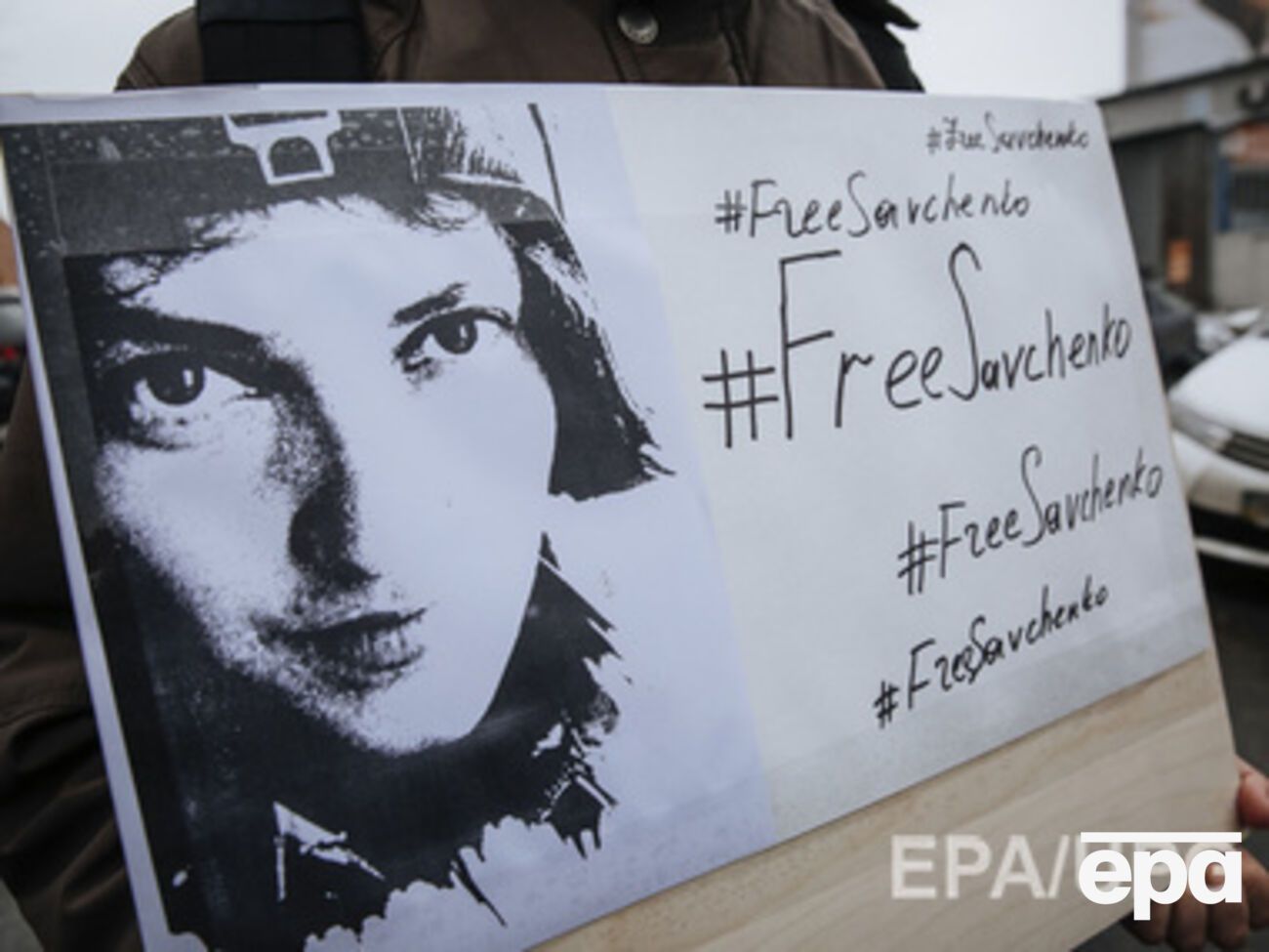 Длительная голодовка начинает сказываться на здоровье Савченко