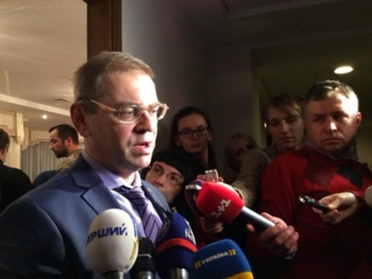 Сергей Пашинский дает брифинг после заседания комитета