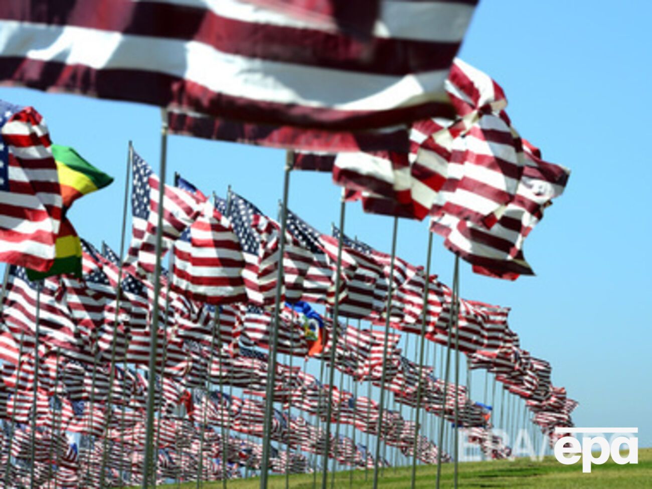 В апреле 2014 года разрыв между двумя группами был значительнее: 30% "за" и 62% "против"