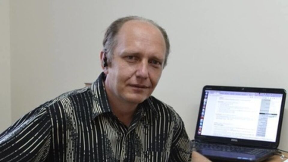 Спустя десять месяцев после обращения в Государственную миграционную службу Украины о предоставлении статуса беженца Олег Шро получил отказ. Но и в Россию он вернуться не может