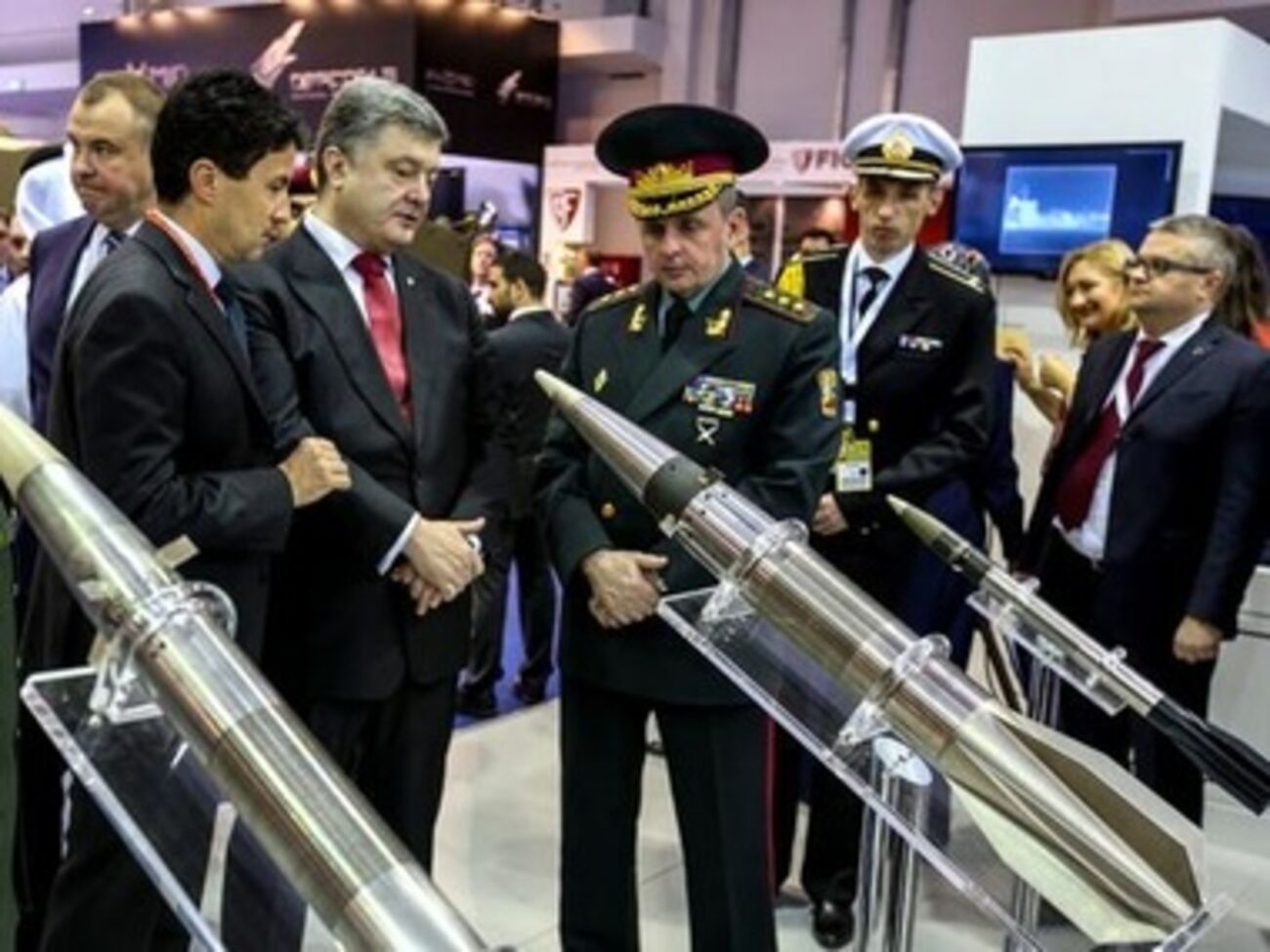 Порошенко на выставке IDEX