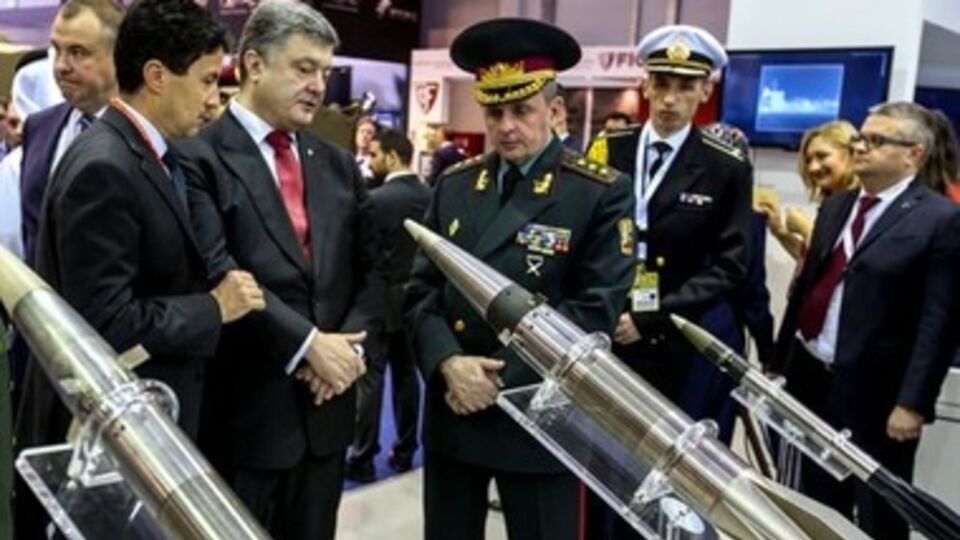 Порошенко на выставке IDEX