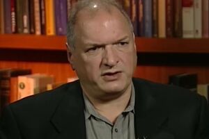 Фельштинский: Причиной всех несчастий России Путин считает развал СССР