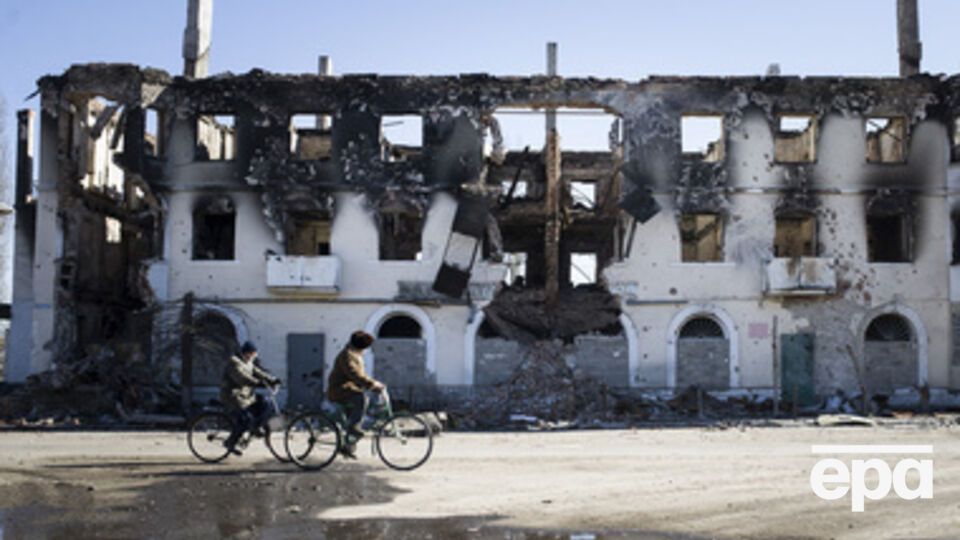 Обстрел велся со стороны подконтрольного "ЛНР" Первомайска, в 23.25 было произведено семь выстрелов, в 00.05 --- 18 выстрелов