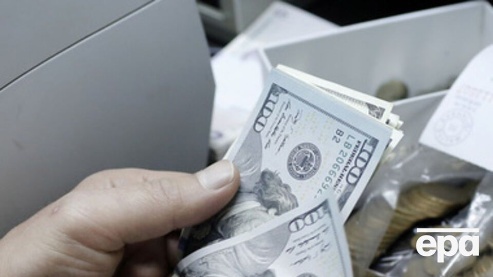 Гривна укрепилась на 30 копеек