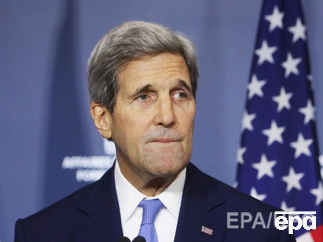 Обама продолжает раздумывать о поставках оружия Украине, заявил Керри