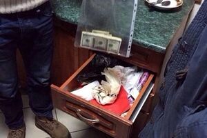 СБУ: Во время обыска было изъято более 90 тыс. гривен и $6000, полученные в качестве взятки от других предпринимателей