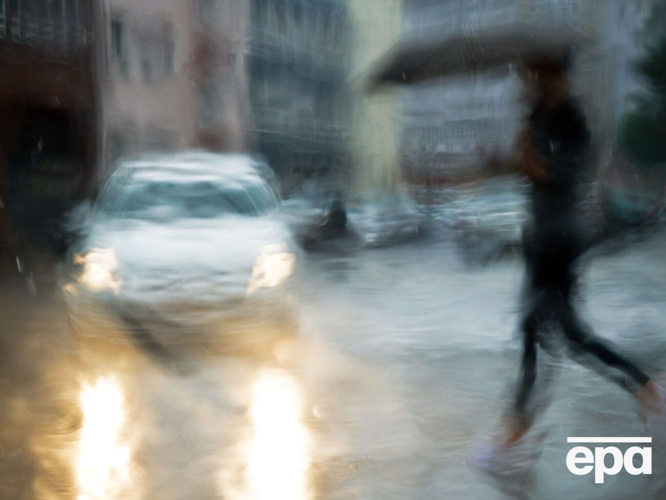 В Украине в ближайшие дни сохранится теплая и дождливая погода