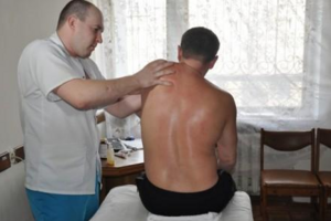 Для каждого раненого бойца врачи определяют индивидуальный комплекс процедур