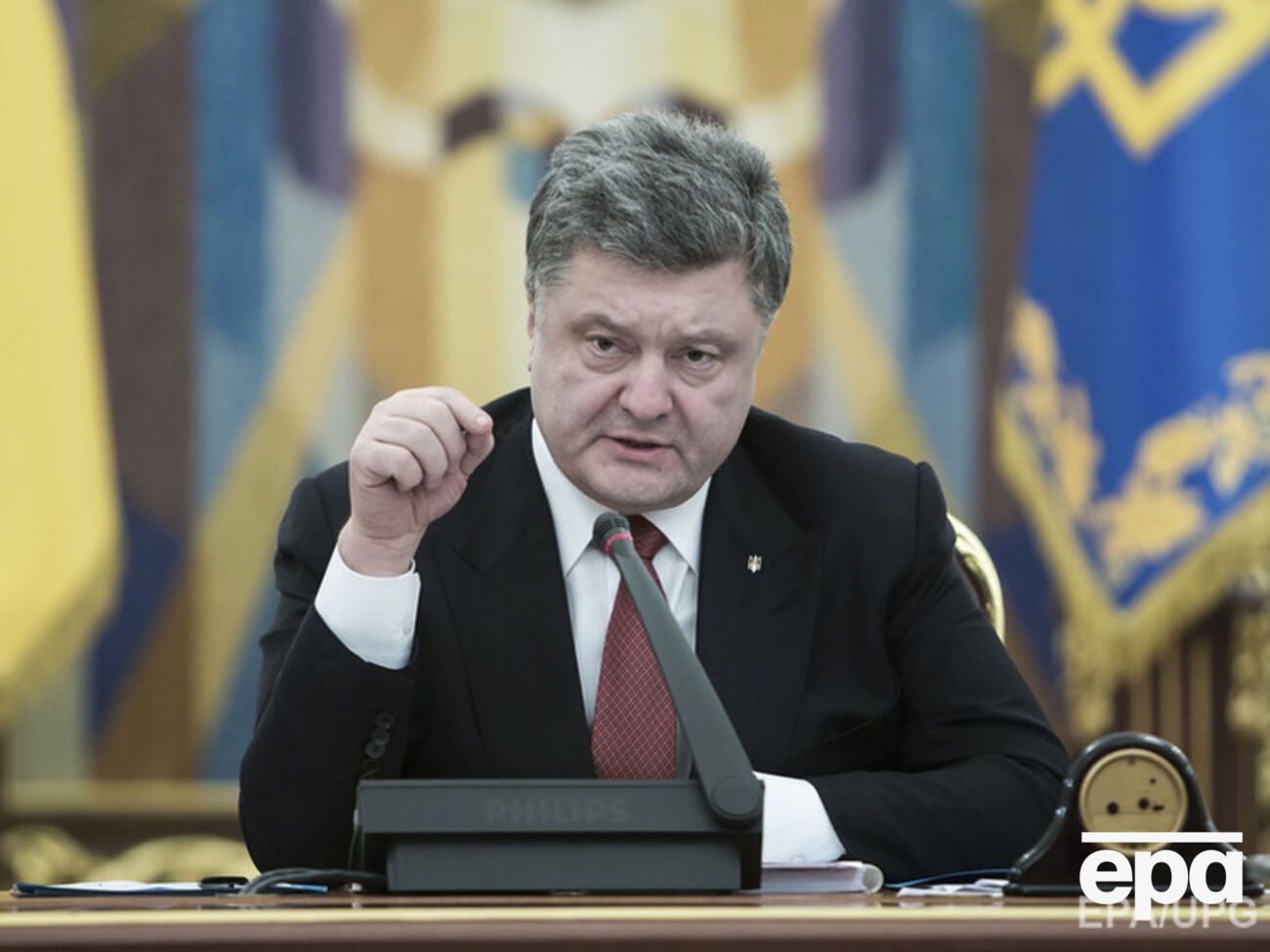 Порошенко наградил участников АТО и боев за Дебальцево