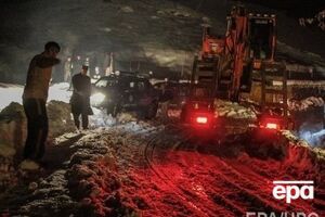 Многие дороги занесены снегом