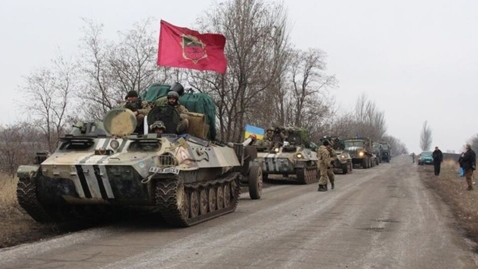 Сегодня Украина начала отвод вооружений от линии соприкосновения