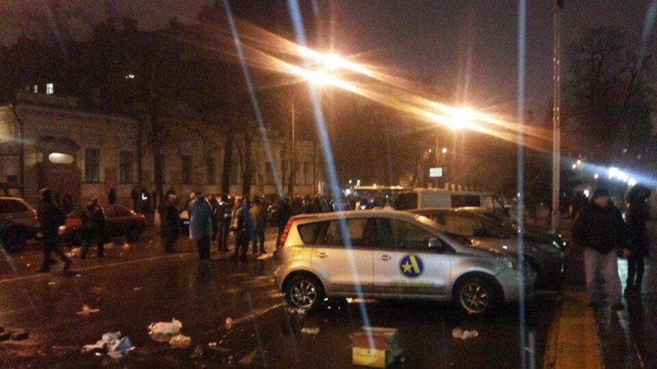 Столкновения под НБУ произошли вечером 26 февраля