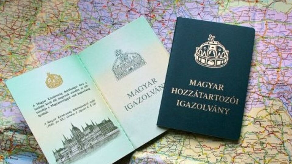 Жители Закарпатья получили гражданство Венгрии по упрощенной процедуре